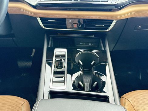 Certified 2025 Volkswagen Atlas Cross Sport SEL image 26