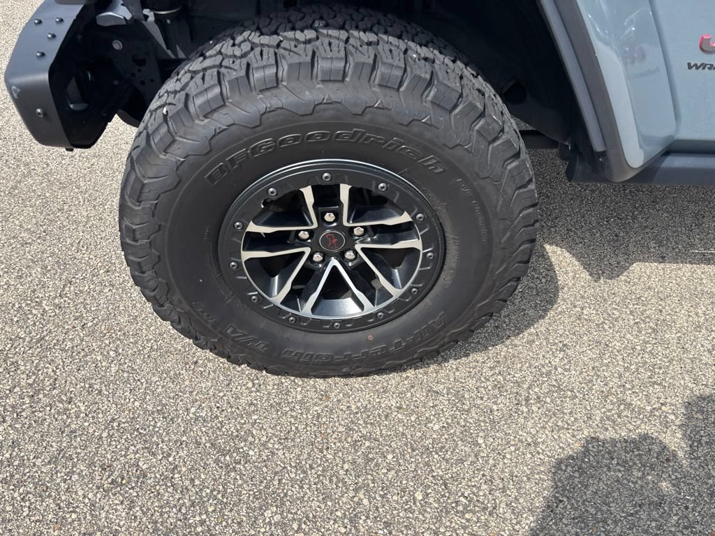 Used 2025 Jeep Wrangler Unlimited Rubicon AWD/4WD image 9