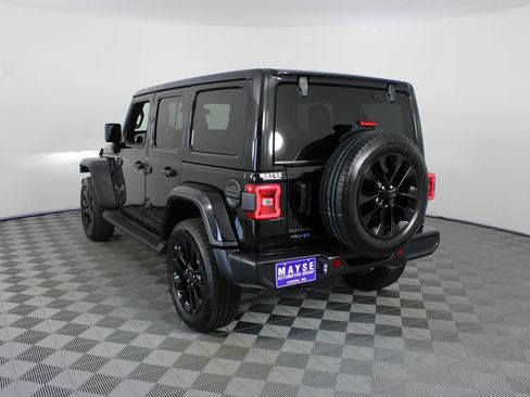 Used 2025 Jeep Wrangler Unlimited Sahara AWD/4WD image 21