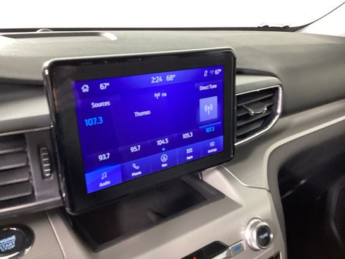 Used 2023 Ford Explorer XLT w/ Equipment Group 202A AWD/4WD image 32