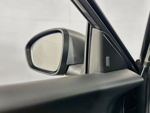Used 2025 Nissan Sentra SV FWD image 16