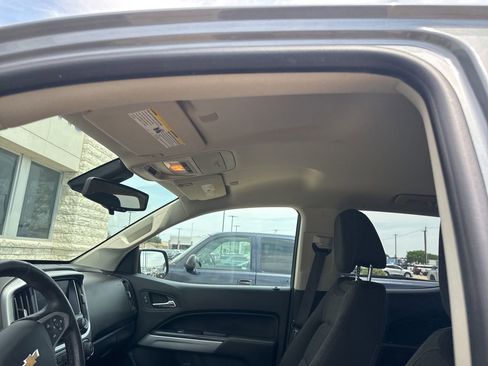 Used 2019 Chevrolet Colorado LT w/ LT Convenience Package AWD/4WD image 11