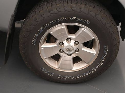 Used 2015 Toyota Tacoma 4x4 Access Cab V6 w/ TRD Sport Package image 11