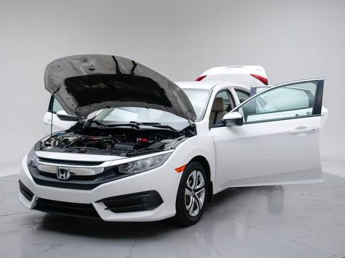 Used 2018 Honda Civic LX image 17