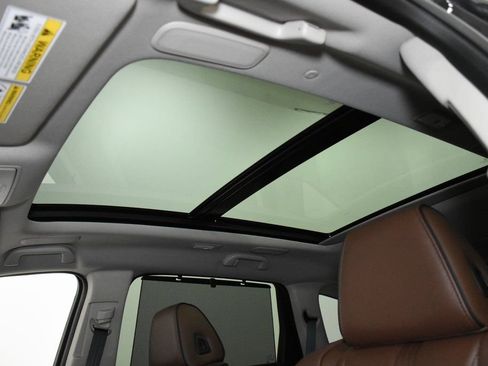 Used 2025 Acura MDX w/ Advance Package image 9