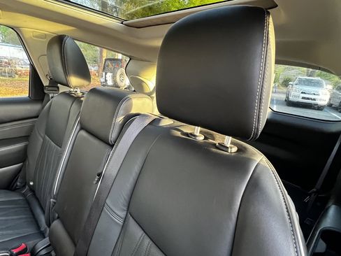 Used 2018 INFINITI QX60 Luxe w/ Deluxe Technology Package image 32