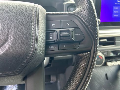 Used 2024 Toyota Tacoma SR5 AWD/4WD image 17