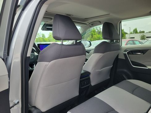 Used 2024 Toyota RAV4 XLE w/ Convenience Package AWD/4WD image 14