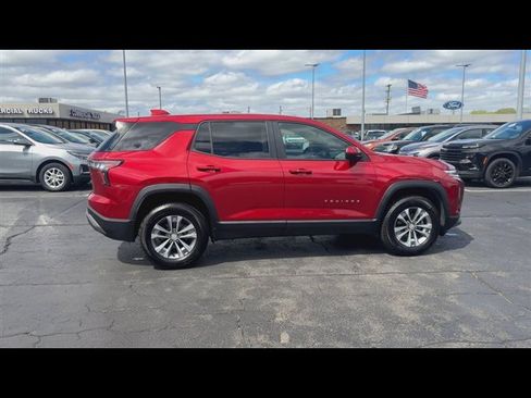 Used 2025 Chevrolet Equinox LT AWD/4WD image 9