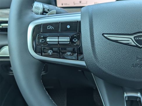 Used 2025 Genesis GV80 2.5T Select image 16