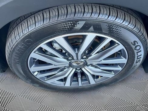 Used 2022 Nissan Kicks SV w/ Interior Electronics Package FWD image 28
