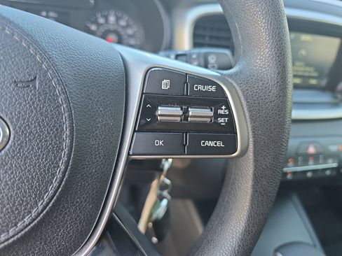 Used 2019 Kia Sorento L image 19