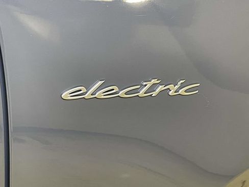 Certified 2026 Porsche Macan 4 Electric AWD/4WD image 24