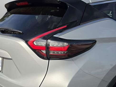 Used 2022 Nissan Murano S FWD image 36