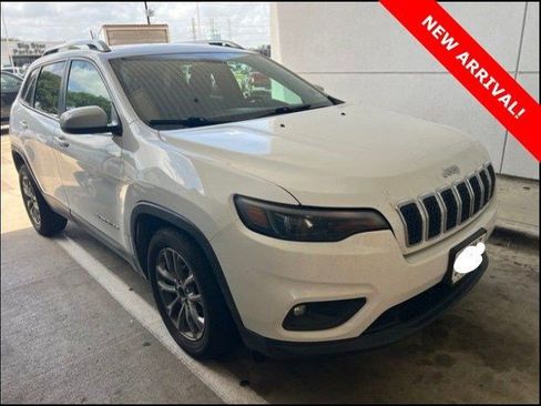 Used 2019 Jeep Cherokee Latitude Plus FWD image 3