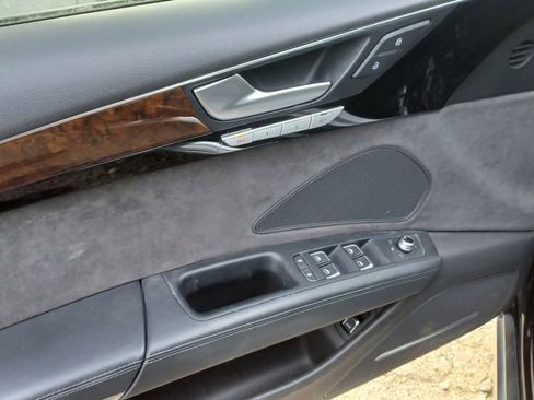 Used 2015 Audi A8 L 4.0T w/ Premium Package image 5