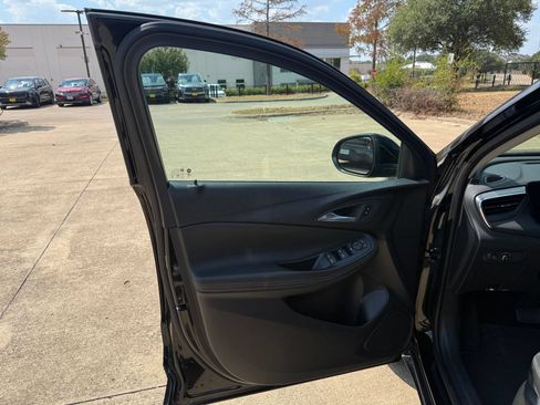 Used 2025 Buick Encore GX Preferred FWD image 15
