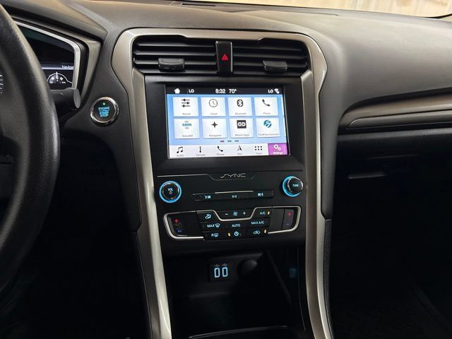Used 2019 Ford Fusion SE FWD image 32