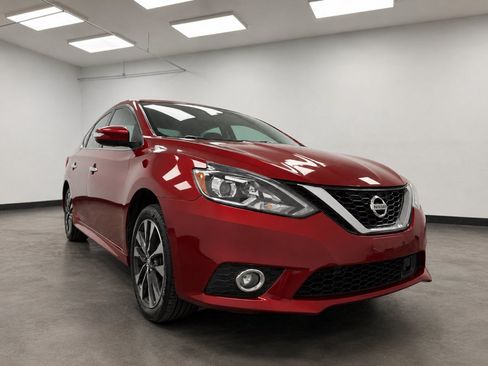Used 2019 Nissan Sentra SR w/ Premium Package (SR) FWD image 10