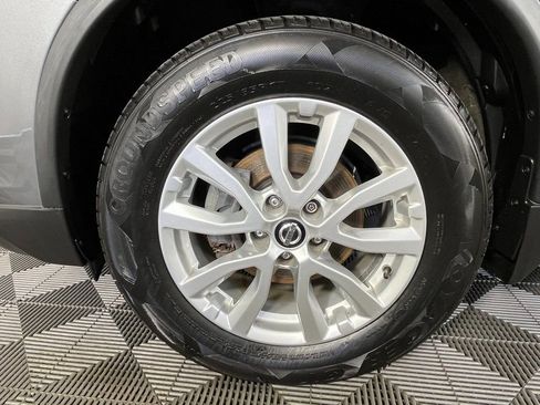 Used 2020 Nissan Rogue SV image 14