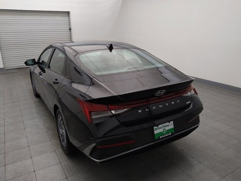Used 2025 Hyundai Elantra Hybrid FWD image 6