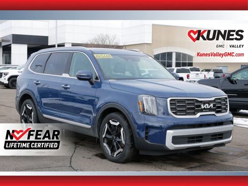 Used 2025 Kia Telluride S image 1