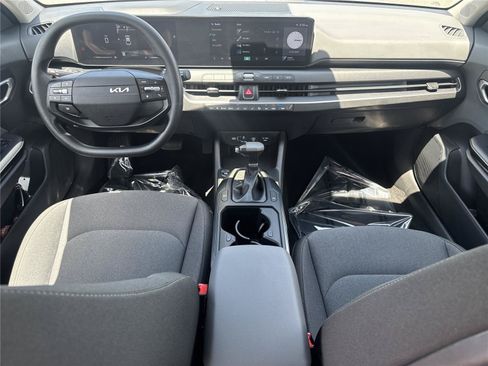Used 2025 Kia K4 FWD image 13