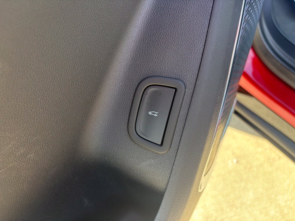 Used 2024 Chevrolet Traverse RS w/ LPO, Floor Liner Package AWD/4WD image 15