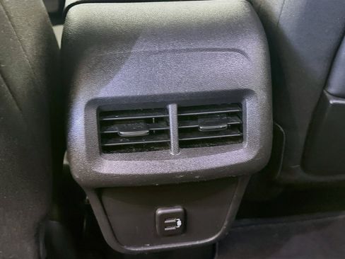 Used 2024 GMC Terrain SLE AWD/4WD image 26