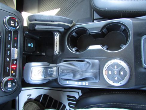 Used 2025 Ford Bronco Badlands image 29