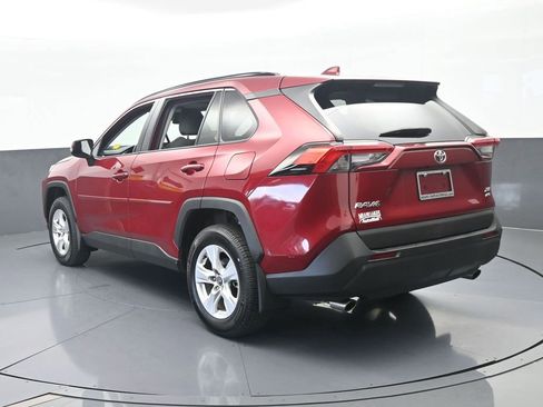 Used 2020 Toyota RAV4 XLE w/ Convenience Package image 4