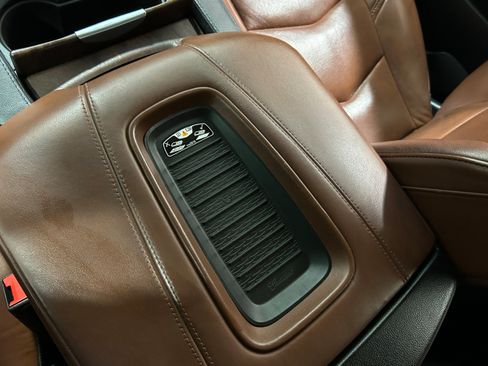 Used 2019 Cadillac Escalade ESV Luxury AWD/4WD image 12