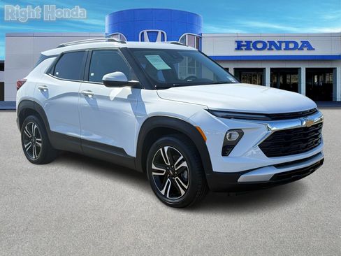 Used 2024 Chevrolet TrailBlazer LT w/ Convenience Package image 9