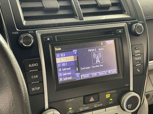 Used 2014 Toyota Camry LE image 17