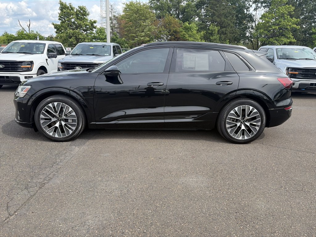 Used 2024 Audi Q8 e-tron Premium Plus w/ Prestige Package AWD/4WD image 2