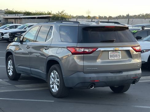 Used 2019 Chevrolet Traverse LT FWD image 3