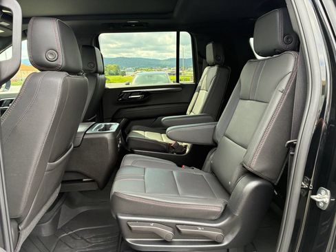 Used 2025 Chevrolet Suburban RST w/ Advanced Technology Package AWD/4WD image 20