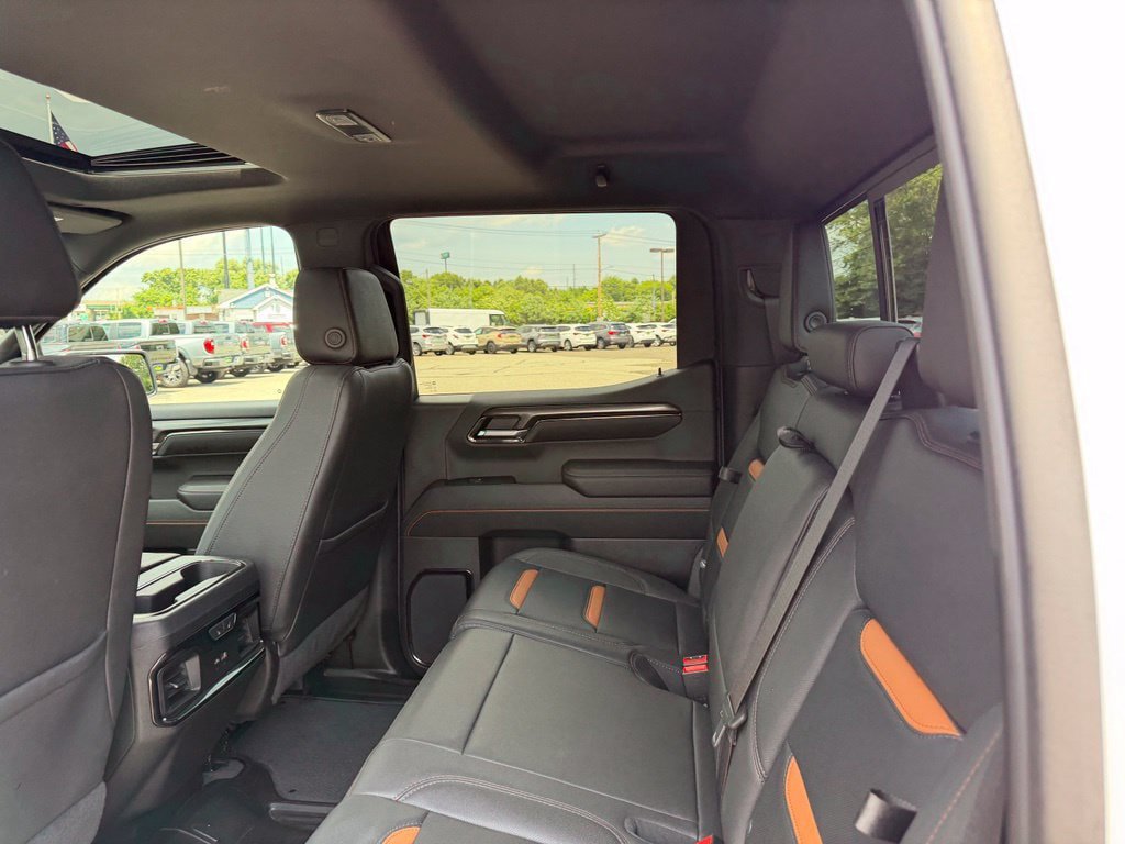 Used 2023 GMC Sierra 1500 AT4 w/ AT4 Preferred Package AWD/4WD image 12