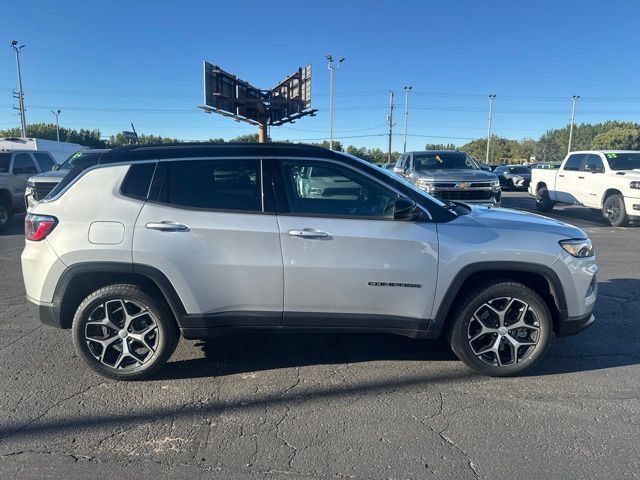 Used 2024 Jeep Compass Limited AWD/4WD image 11