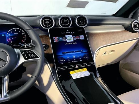 New 2026 Mercedes-Benz GLC 300 4MATIC image 8