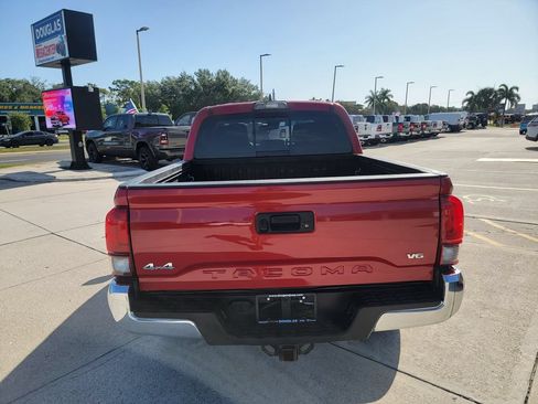 Used 2018 Toyota Tacoma SR5 AWD/4WD image 4