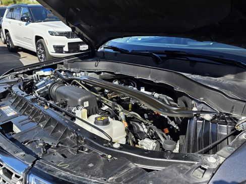 Used 2023 Ford Explorer Limited image 21