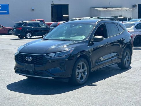 Used 2023 Ford Escape ST-Line AWD/4WD image 9