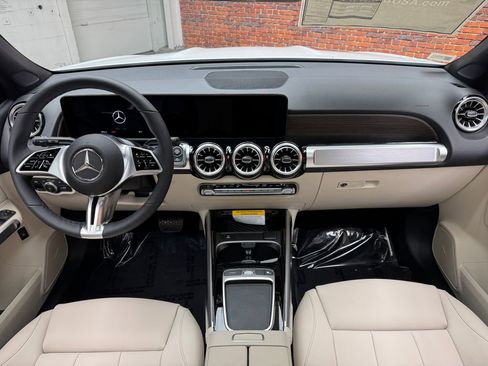 New 2026 Mercedes-Benz GLB 250 4MATIC image 11