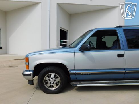 Used 1995 Chevrolet Suburban image 10
