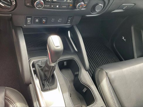 Certified 2025 Nissan Frontier SL AWD/4WD image 30
