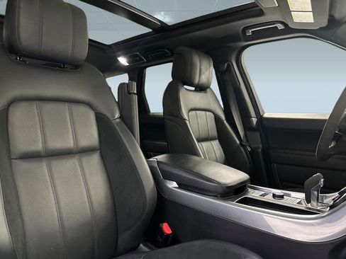 Used 2022 Land Rover Range Rover Sport HST image 32