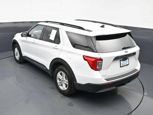 Used 2023 Ford Explorer XLT w/ Equipment Group 202A AWD/4WD image 30