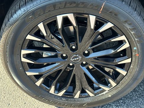 New 2026 Nissan Rogue SV image 9