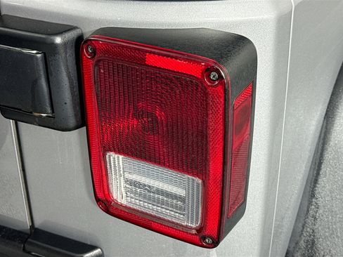 Used 2018 Jeep Wrangler Sport w/ Quick Order Package 24S image 27